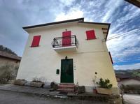 Piena proprieta' di fabbricato destinato a civile...