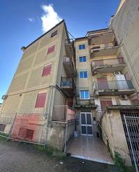 Abitazione di tipo economico, sita in Pietraperzia (EN),...