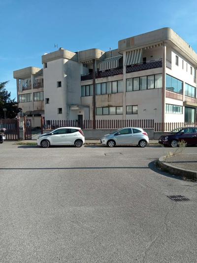 Diritti 1/1 piena proprietà su: A) immobile uso ufficio in Viterbo, Via F....