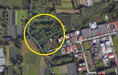 Piena ed intera proprietà di una porzione di terreno a giacitura piana e...