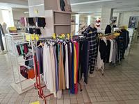 Abbigliamento, tessuti e Autovettura Fiat Fiorino...