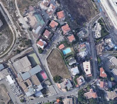 Proc. divisione endoesecutiva n. 4023.2023 Trib Cagliari - LOTTO UNICO: quota pari a 1/1 del diritto di proprietà, su cui grava diritto di abitazione opponibile all’acquirente, sull’immobile sito in Comune di Cagliari via dei Punici 33 censito al C.F. Foglio 9 part 2216 sub 9, graff con il sub 15 cat A/1 classe U, cons 18,5 vani, sup cat tot: 458 mq. L’immobile di tipo signorile, fa parte del complesso  res. denominato “Habitat Colle dei Punici” ed è costituito da un appartamento plurilivello su piu piani  