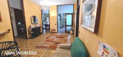 Villa bifamiliare di mq 324 e box doppio di mq 37 in Albiate via Trieste 9. PER L’ASSISTENZA ALLA PARTECIPAZIONE ALL’ASTA DEI BENI IMMOBILI E MOBILI CI SI PUO’ RIVOLGERE ALL’I.V.G. DI MONZA. IL TRIBUNALE DI MONZA NON HA CONFERITO ALCUN INCARICO A INTERMEDIARI/ AGENZIE IMMOBILIARI PER LA PUBBLICITÀ GIUDIZIARIA E L’ASSISTENZA ALLA PARTECIPAZIONE ALL’ASTA