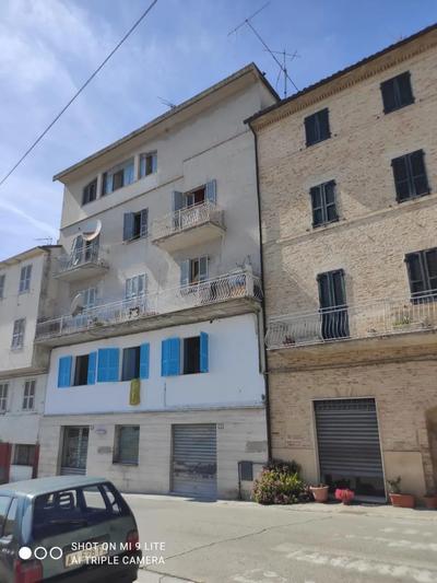 Diritti di piena proprietà su Edificio di civile abitazione cielo terra a MONTEGRANARO Via Castelfidardo 69/71, della superficie commerciale di 281,85 mq. Identificazione catastale:-foglio 18 part...