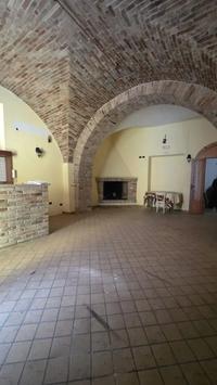 Unità immobiliare ad uso commerciale, adibita a...