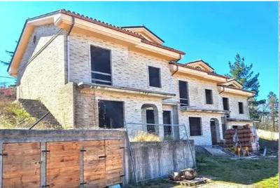 Casa a schiera (porzione B) a Cingoli (MC), via Trentavisi snc. Periferia...