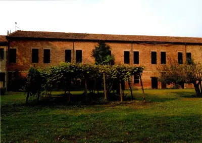 Piena proprietà di porzione di fabbricato accostato ad uso magazzino -...