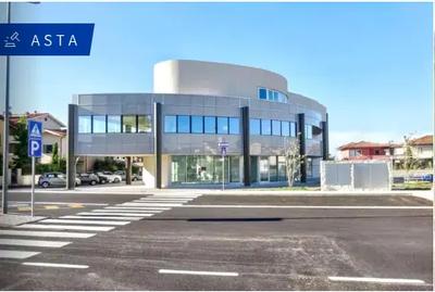 Locale commerciale allo stato grezzo avanzato sito a Casciana Terme Lari (PI), in via Aldo Moro. Per maggiori informazioni visitare il portale www.quimmo.it - Codice annuncio 2536692
