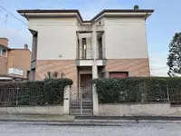 Intera e piena proprietà di appartamento sito in...