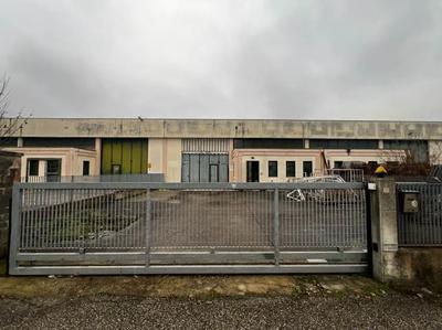 Piena proprietà  del capannone industriale con area cortiliva compiutamente descritto nella relazione dell'esperto agli atti, Stato occupazionale: libero.