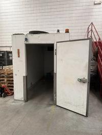Lotto 7: CELLA FRIGORIFERO industriale a temperatura controllata, completa di gruppo refrigerante integrato.