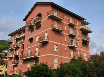 APPARTAMENTO della superficie commerciale di 68,74 mq, per la piena proprietà.