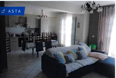 Appartamento al piano terra (sub 166) con box auto (sub 162), ad Acireale (CT), via degli Argentieri Acesi 18. Superficie commerciale totale: 126 mq Per maggiori informazioni visitare il portale www.quimmo.it - Codice annuncio 2516036