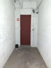 Locale posto al secondo piano interrato, accessibile...