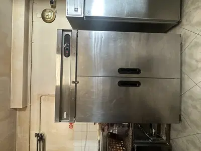 N. 2 celle frigo con 2 ante in acciaio, marca Mareno e Ifi. Valore di € 2.000,00.