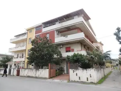 Quota di 1/4 del diritto di proprietà dell'appartamento a piano terra con...