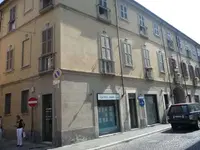 Negozio posto al piano terra del Condominio “Collirio”,...