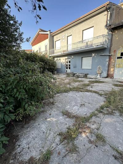 Appartamento con magazzino a San Pietro di Morubio (VR ) - LOTTO 3 - vendita...