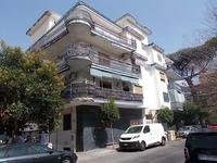 Appartamento uso civile abitazione, piano primo scala...