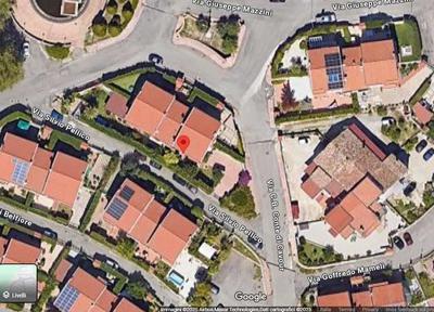 Appartamento (A/2) disposto su due livelli di un fabbricato quadrifamiliare facente parte di un complesso edilizio a carattere residenziale, piano S1-T. Gli immobili sopra indicati sono meglio descritti in ogni loro parte nella consulenza estimativa in atti a firma dell’Ing. Tiziana Tucci, alla quale si rimanda.