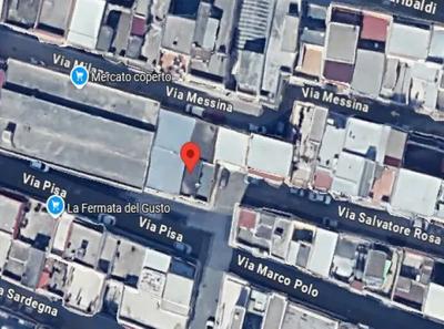 Unità immobiliare ad uso ufficio sita a Trinitapoli, Via Pisa 4, piano terra, con accesso diretto dalla strada. Censita al NCEU foglio 68, p.lla 1492 sub 5, cat. A/10 cl.1, vani 3, sup. 74 mq, rendita €534,53. Composta da ingresso/segreteria, sala d’attesa, ufficio e wc. Sup. netta 56,84 mq, h 2,95 m. Confina con Via Pisa, Via Milano e altre u.i.