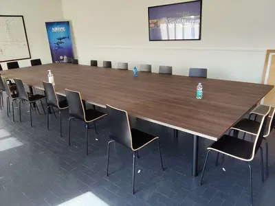 Lotto unico n.47MOBILIO ED ATTREZZATURA PER SALA RIUNIONI, MENSA,...
