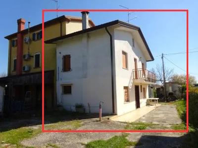 Fabbricato residenziale unifamiliare e due accessori...