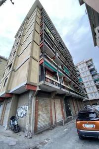 Appartamento al primo piano in buono stato conservativo...