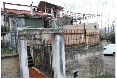 Appartamento ubicato a Lettomanoppello (PE) - Via Collerotondo, 4, su due...