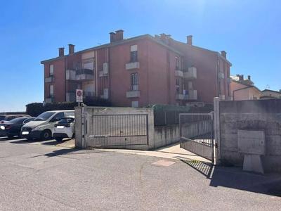 Appartamento di 91 mq sito in Caselle Lurani (LO), Via dei Livelli n. 26,...