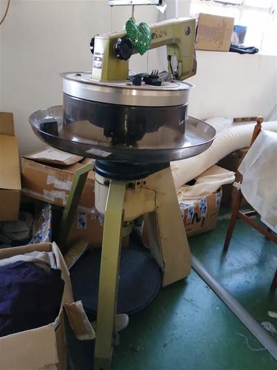 STOCK DI ATTREZZATURE E ARREDI PER PRODUZIONE TESSILE 
