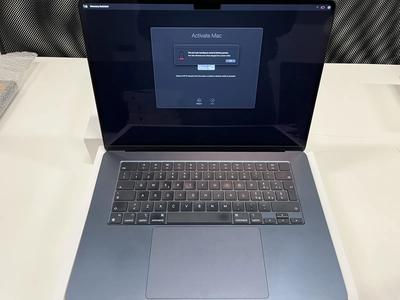 Lotto 10 - costituito da: APPLE MACBOOK AIR 15"M2