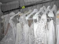 LOTTO 10: N.25 ABITI DA SPOSA