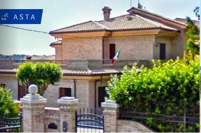 Villa indipendente a Cingoli (MC), frazione Lioni, via Lioni 5/B (SP25)....