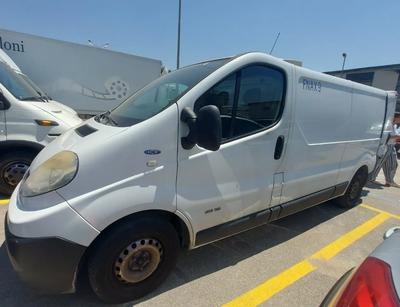 Autocarro isotermico RenaultPer visionare la documentazione disponibile, si invitano le parti interessate a visitare la pagina dell'asta sul portale www.industrialdiscount.it - codice asta 10364