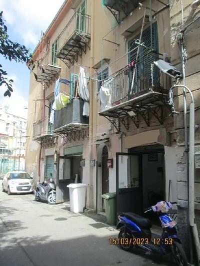 magazzino sito in Palermo, Vicolo Secondo Celso n. 5, piano terra