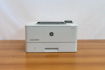 Lotto composto da elettronica varia: -Stampante laser HP mod. M402 DNE ( Lotto 5 )-Stampante laser HP mod. M402 DNE ( Lotto 6 )-Stampante laser JET PRO M402 N ( Lotto 7 )-Stampante laser jet M402 D ( Lotto 8 )-Stampante Laser JET PRO MFP M282 nw ( Lotto 11 )