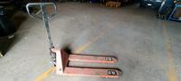 LOTTO 12: N. 3 Transpallet Manuali portata max 2.500KG:...