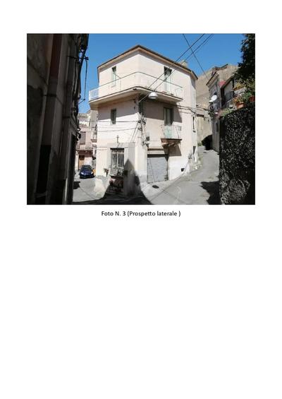 1/1 di proprietà di immobile in Lentini, via del Progresso n. 33, nel C.F. al fg. 91, p.lla 7870/2, piano T-1, cat. A/5, Classe 2, vani 2,5 e p.lla 7870/3 (paino 2, cat. A/4, classe 2, vani 3)