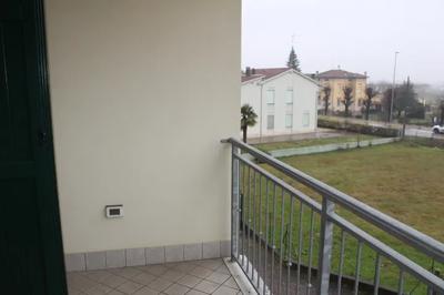 Piena proprieta' di alloggio posto al piano secondo di palazzina...