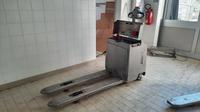 (Lotto n.9) - Transpallet elettrico in acciaio marca...