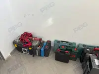 Attrezzature edili e attrezzature elettroniche varie varie