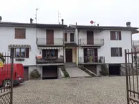 Piena proprietà di abitazione al primo piano, di tipo...