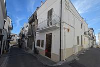 Appartamento sito nel centro urbano di Pisticci (MT). Il...