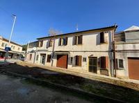 Piena proprietà per la quota di 1/1 di abitazione di...