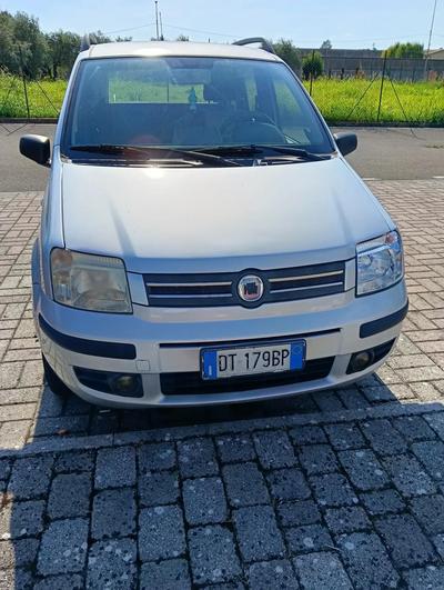 LOTTO 1: Autovettura targata DT179BP modello FIAT PANDA GROUP AUTOMOBILES...