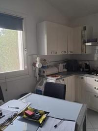Intera proprietà su unità immobiliare, con due piani uno interrato e l'altro fuori terra, ubicata nel Comune di Loiri Porto San Paolo (SS) nella frazione di Loiri, Lottizzazione Cugnana Fiori Località L'Ulivario, Via Nelson Mandela n. 12 B. L’immobile è distinto al N.C.E.U. al Foglio 228 Mappale 774 Sub 2, categoria A2 Residenziale Classe 2 Consistenza 4,5 vani Superficie catastale mq 101 Rendita € 673,98.