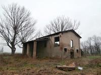 Lotto 1 - Piena proprietà di edificio ex stalla e...