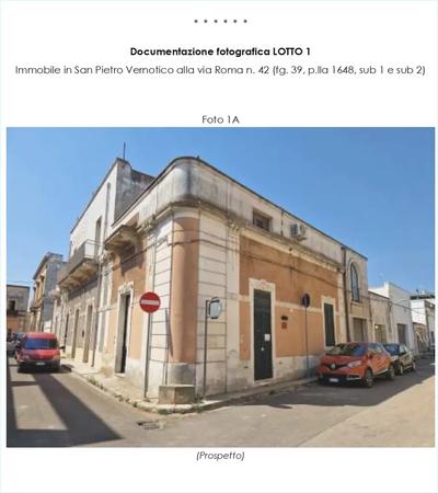 Appartamento sito in San Pietro Vernotico (BR), via Roma 40-42, della superficie commerciale di 171,20 mq, per la quota di 1/1 di piena proprietà. L’unità immobiliare è posta al piano T-1, ha un’altezza di 3,10 mt (piano terra) – 2,70 mt (primo piano), ed è composta da una porzione di fabbricato destinato ad abitazione (avente accesso sia da via Roma, sia da via Genova), nonchè da una seconda porzione destinata a garage..