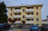 Vendesi quota di 1/6 della nuda proprietà degli immobili siti in Torri di Quartesolo (Vi) di seguito meglio descritti: - Immobile categoria A/3, foglio 18, part. 512, sub 32 di 5,5 vani e rendita catastale di euro 340,86; - Immobile categoria C/6, foglio 18, part. 512, sub 21 di 24 metri quadri e una rendita catastale di euro 53,30. Vendita competitiva telematica sui portali www.doauction.it – Gruppo Edicom.